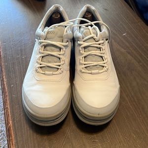 Ecco men’s size 44 golf shoes.   White